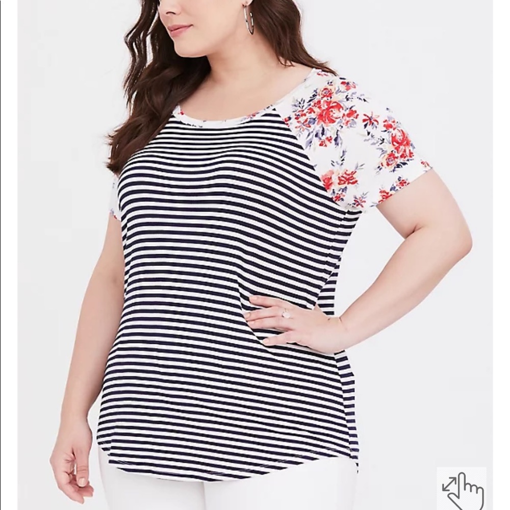 Torrid size 4 SUPER SOFT BLUE STRIPE & FLORAL SLIM FIT TEE